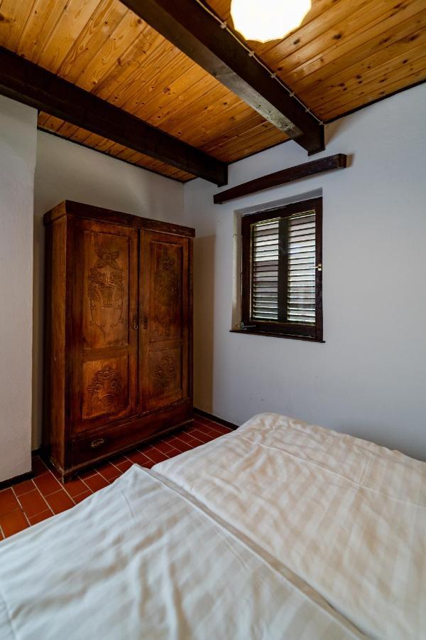 Bohem Birtok Es Csarda Hotel Zamardi Ngoại thất bức ảnh